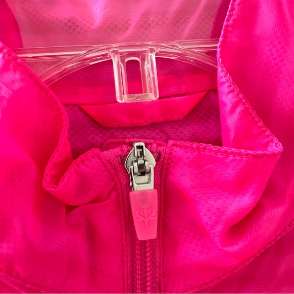 Lady Hagen Lightweight Golf Windbreaker Jacket
Size Medium - Picture 7 of 11